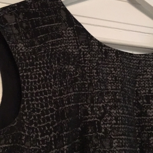Blacks and Grey Snakeskin patterned dress - Picture 2 of 4